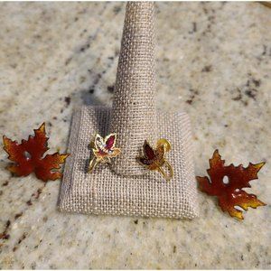 Vtg Canada Enameled Cloisonne Screw Back Earrings. 2 Pair Maple Leaf Earrings